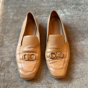 Salvatore Ferragamo Women’s Shoes Loafers Tan Silver Size 6.5 Authentic